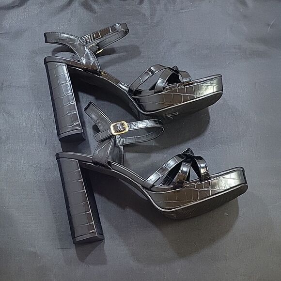 BRAND NEW OLIVIA MILLER HIGH BLOCK HEEL OPEN TOE ADJUSTABLE BUCKLE SANDAL - Picture 8 of 14